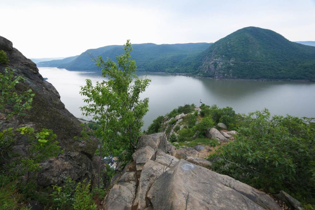 HIKING TRAILS NEAR NYC ACCESSIBLE BY TRANSPORT - New York Big Event