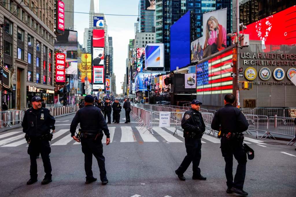 How to Fix RSVP Errors for a Flawless Times Square Rooftop Party